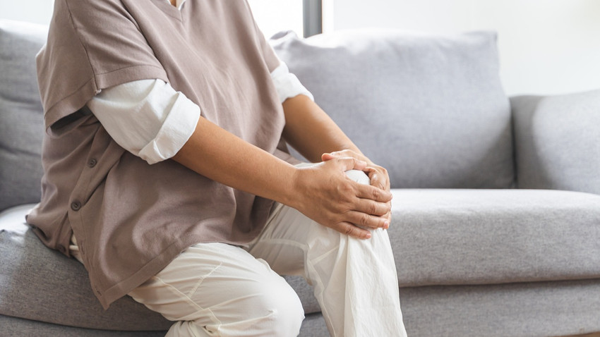 Cerrahi müdahale gerektirmiyor: Dizde kireçlenmeye bağlı kronik ağrı 'anjiyo' yöntemiyle 2 hafta içinde azalıyor