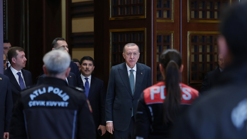 Cumhurbaşkanı Erdoğan: Kendini bilmez tiplerin saldırılarının sebebi, polisin görevini layıkıyla yapması