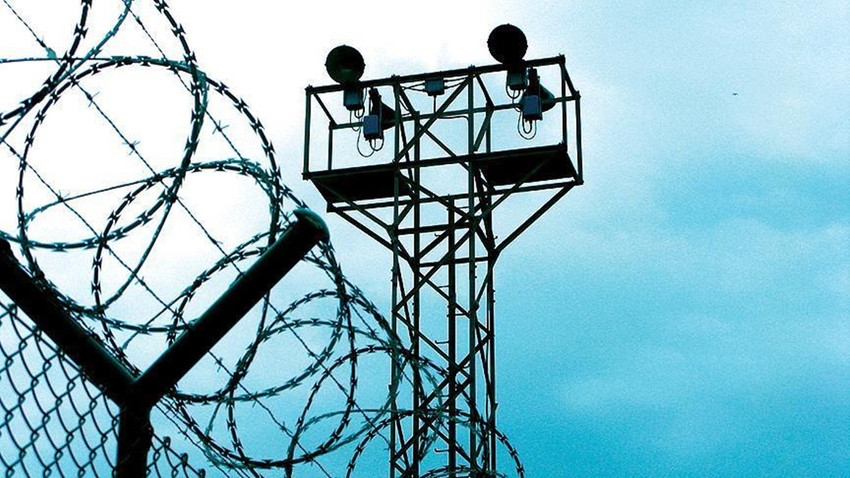 Uyuşturucu çetelerinin planladığı düşünülüyor: Fransa'da farklı hapishanelere eş zamanlı saldırı