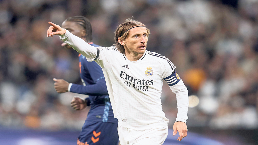 Modric’in Real’le sözleşmesi bu yaz bitiyor ama bir sezon daha kalmak istiyor.