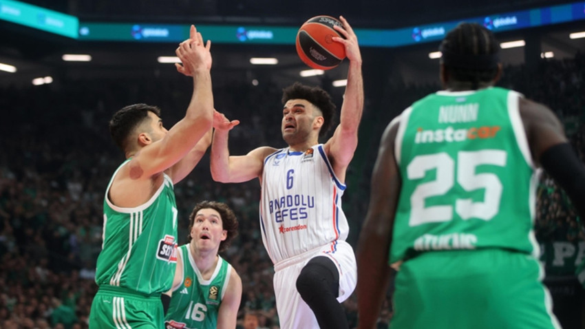 Anadolu Efes Yunanistan ekibi Panathinaikos AKTOR'u 79-76 mağlup etti
