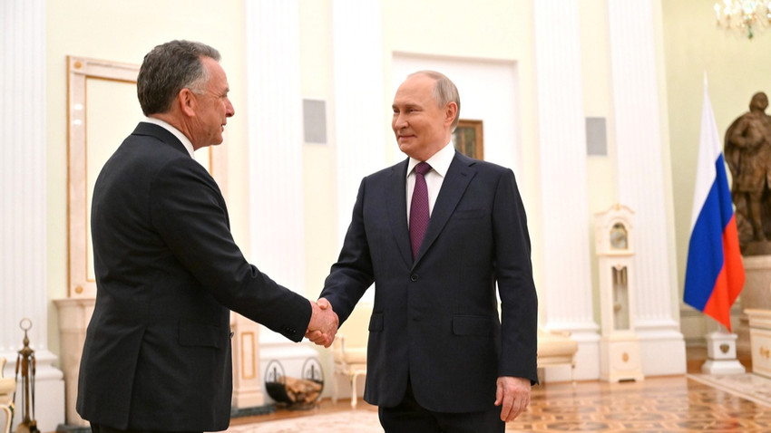Kremlin'de 3 saatlik zirve: Putin-Witkoff görüşmesinde 'yeniden doğrudan müzakere' de masaya geldi