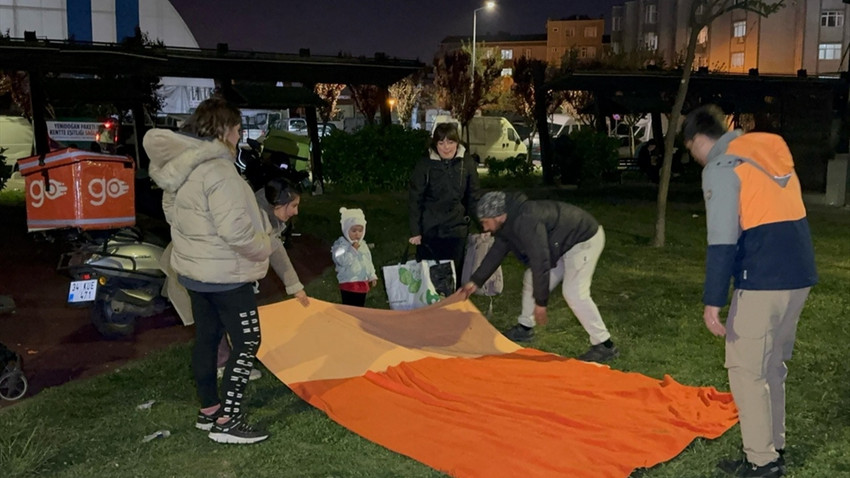 Merkez üssü Büyükçekmece açıkları: İstanbul'da 4,3 büyüklüğünde deprem
