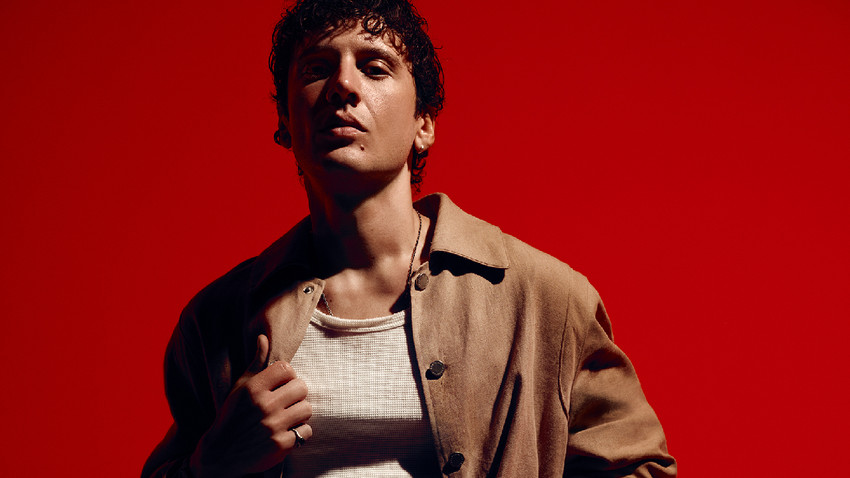 Academia ünlü yetenek Edis ile “Cool”u yeniden tanımlıyor