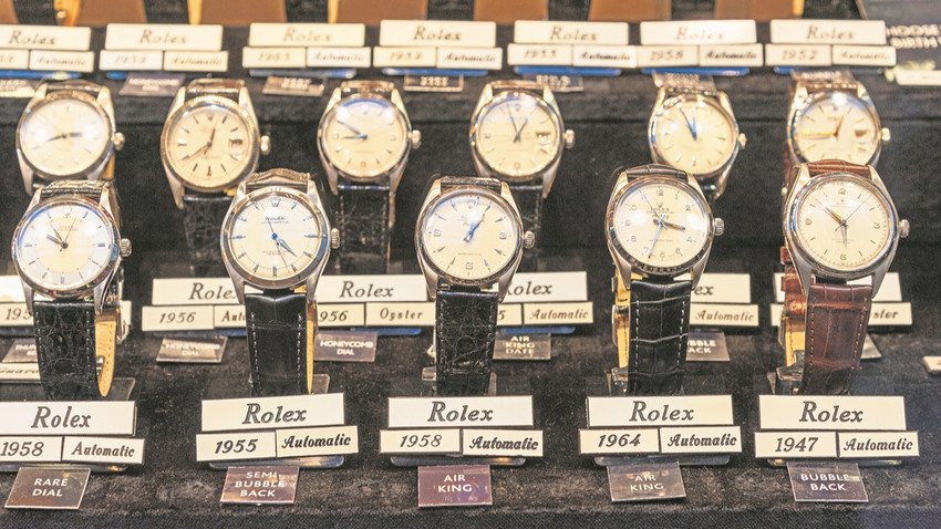 Rolex, üretimi 35 yıl ve öncesinde dolan modellere garanti vermiyor. Tek adres, yetkili olmayan saatçiler… (Fotoğraf: Getty Images)