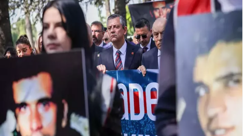 Özgür Özel, Deniz Gezmiş ve arkadaşlarını mezarları başında andı