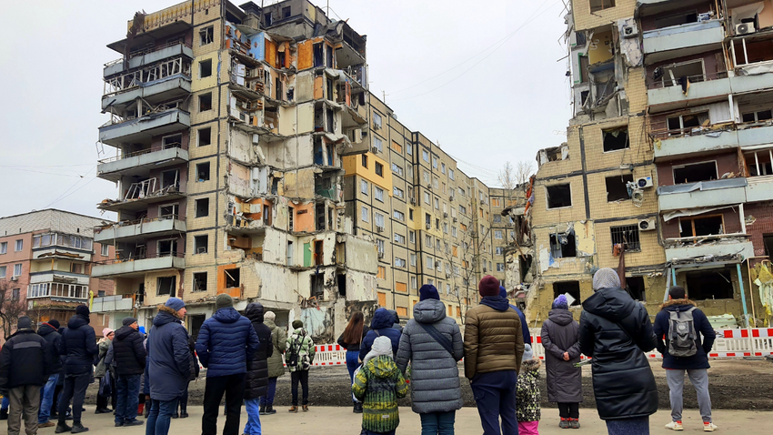 Ukrayna-Rusya savaşında İHA saldırısıyla yıkılmış binalar // Temsili Fotoğraf