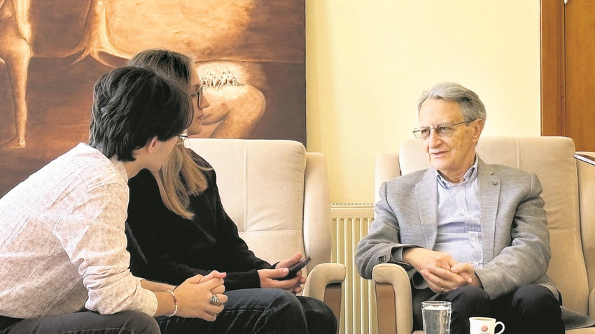 Prof. Dr. Walter Scandale, TEV İnanç Türkeş Özel Lisesi öğrencileriyle bir araya geldi.