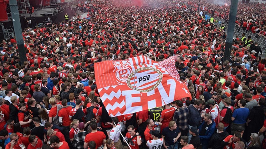 Hollanda Eredivisie'de şampiyon PSV
