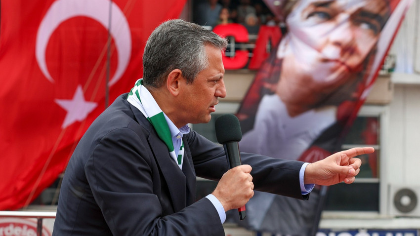 Bursa mitinginde konuşan Özel'den Erdoğan'a: Sadece kendi gördüğü bir ahtapota inanıyor