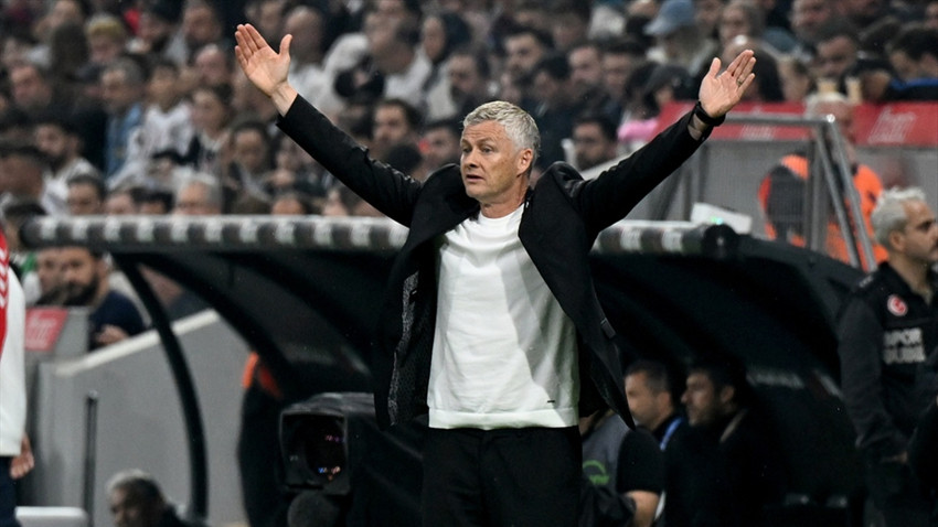 Solskjaer taraftardan özür diledi: İstiyoruz, deniyoruz ama şu an yapamıyoruz