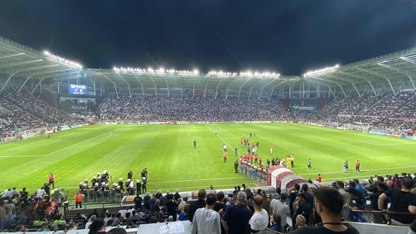 Elazığspor-Vanspor FK maçı tatil edildi