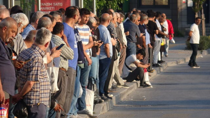 İzmir’de belediye ve sendika anlaşamadı, 23 bin işçi greve çıktı