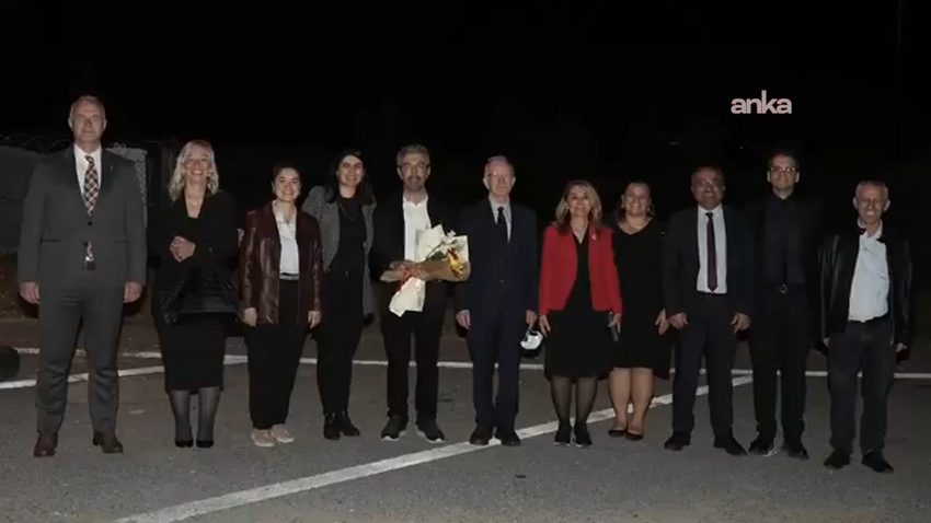 Tahliyesine karar verilen İstanbul Barosu Yönetim Kurulu üyesi Fırat Epözdemir cezaevinden çıktı