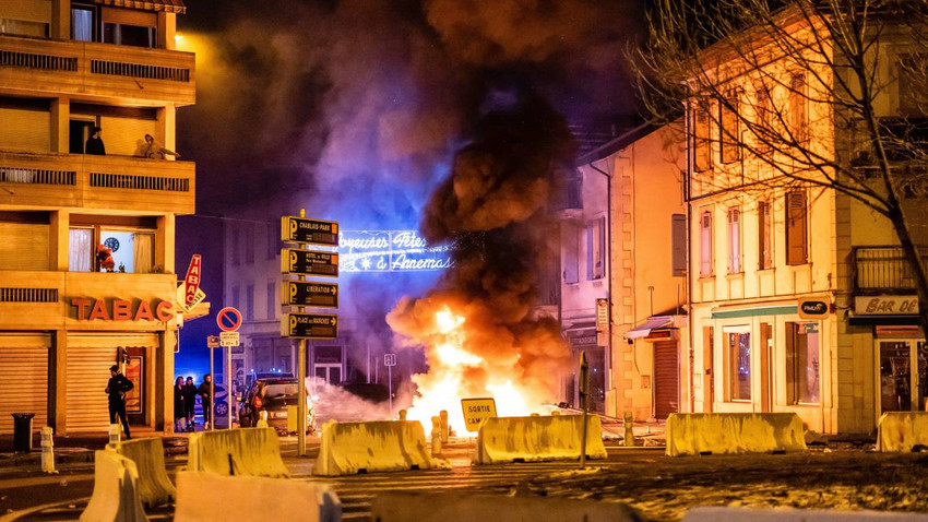 PSG kupayı aldı, Paris yağmalandı: 500 gözaltı