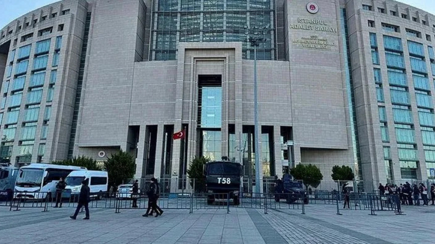 İstanbul'daki yolsuzluk soruşturmalarında gözaltına alınan 38 kişi adliyede