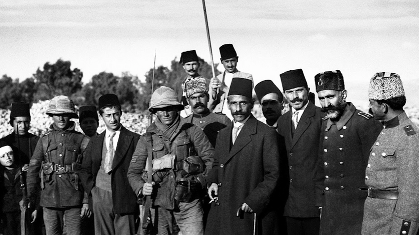 9 Eylül 1917’de Osmanlı askerlerinin bölgeden çekilmesinin ardından İngiliz askerlerine Kudüs’ün anahtarı sunuldu.