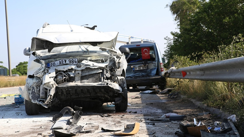 Bakan Yerlikaya açıkladı: Bayramın üçüncü günündeki 722 trafik kazasında 6 kişi hayatını kaybetti