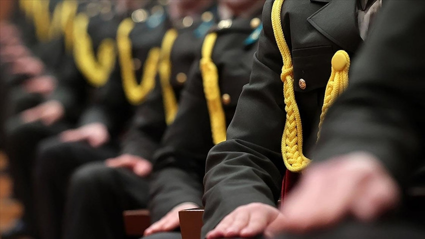 Cumhurbaşkanına rütbe bekleme sürelerini değiştirme yetkisi veren düzenleme Meclis'te
