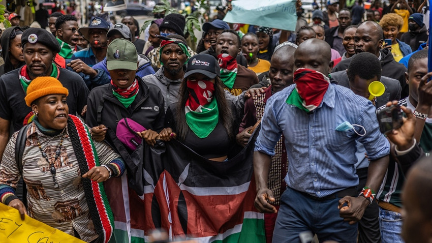 Kenya'da 'fenomen' isyanı büyüyor: Nairobi'deki gösterilerde bir protestocu polis kurşunuyla öldürüldü