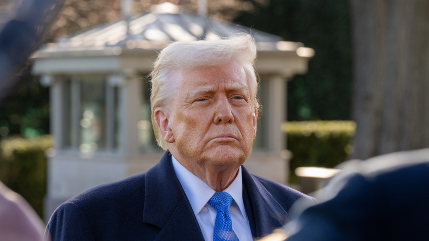 İran saldırısı sonrası Trump'tan ilk açıklama: İran ve İsrail tam ateşkeste anlaştı
