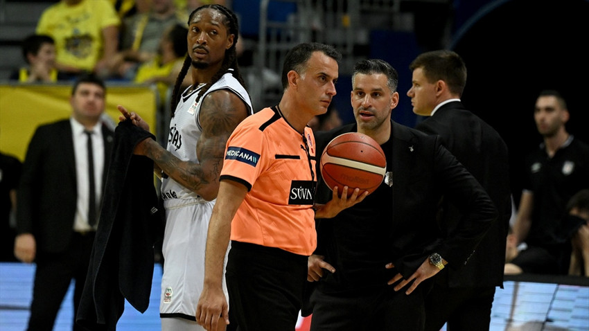 Beşiktaş'tan derbideki hakem yönetimine tepki: Yener Yılmaz’ı parkelerde görmek istemiyoruz