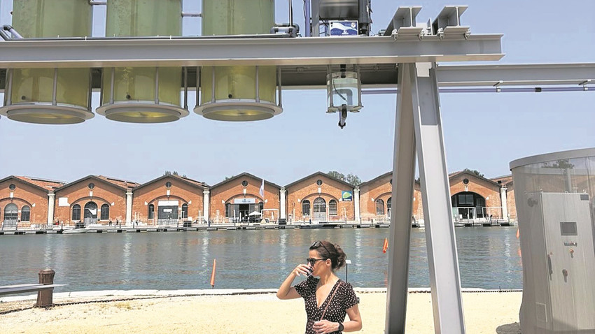 Venedik’i damağında da hissetmek isteyenler için bir seçenek var: 1.2 euro’ya Venedik kanal suyuyla yapılmış espresso.