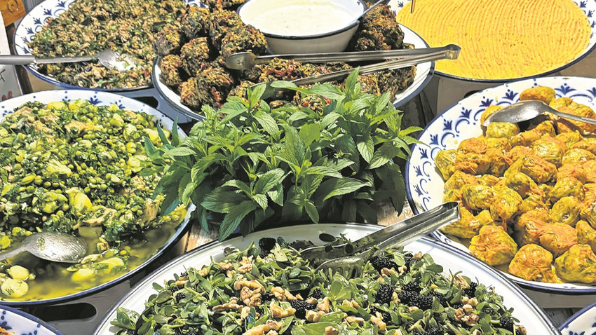 Sadece yerli misafirin değil yabancıların da gözdesi olan Asma Yaprağı yıllar içinde ‘Ayşe’nin Harikalar Diyarı’na dönüşürken, yakında Asma Yaprağı kitabı ile kendi tarihine iz bırakmaya hazırlanıyor.