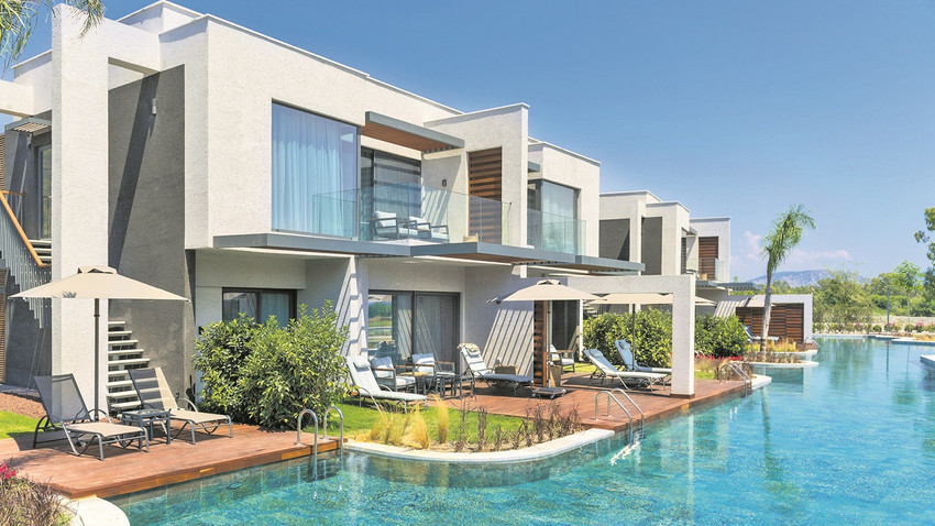 Hilton Dalaman Sarıgerme Resort & Spa’nın içinde Hint, Akdeniz, İtalyan, Asya ve Türk mutfaklarından örnekler sunan 23 restoran var.