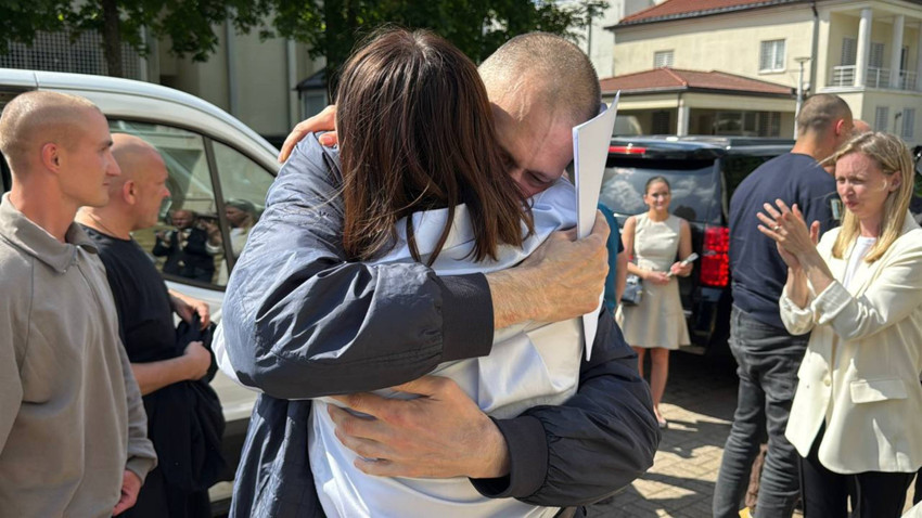 Belarus'ta muhalefet lideri 5 yıl sonra serbest kaldı