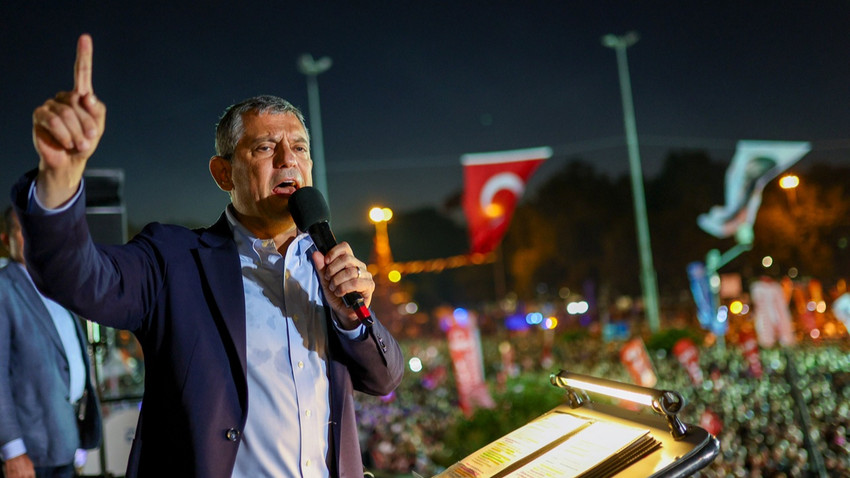 Özgür Özel Saraçhane'de konuştu: Yüz gün önce söyledim, bir daha söylüyorum; ey Erdoğan biz korkuyu evde bıraktık
