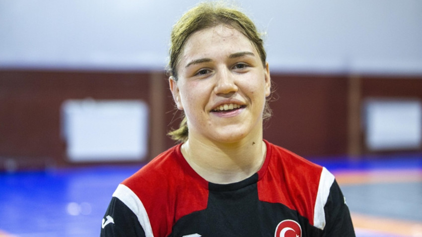 Milli güreşçi Beyza Nur Akkuş 20 yaş altında Avrupa şampiyonu oldu