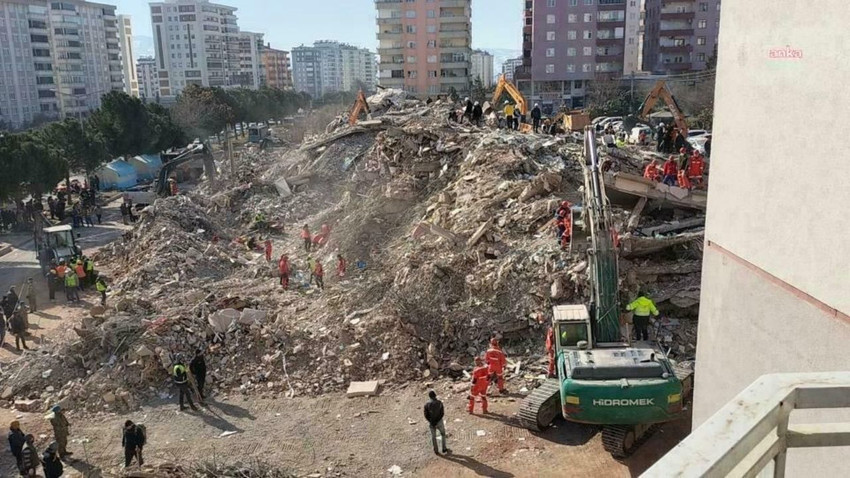 151 kişinin öldüğü binanın firari müteahhiti, yakalama kararına itiraz etti