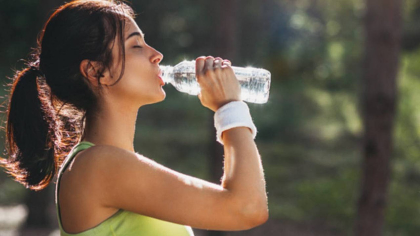 Günde 2 litre su efsanesi: Ne kadar su içmeliyiz, fazlası zararlı mı?