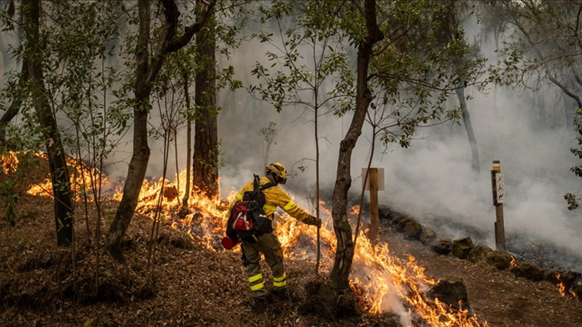 Bakan Yumaklı: Yarından itibaren daha önceki yangınlar gibi değil, daha güçlü bir düşmanla karşı karşıya kalacağız