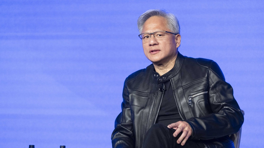 Nvidia CEO'su Huang: Endüstrinin geleceği iki fabrikadan oluşacak