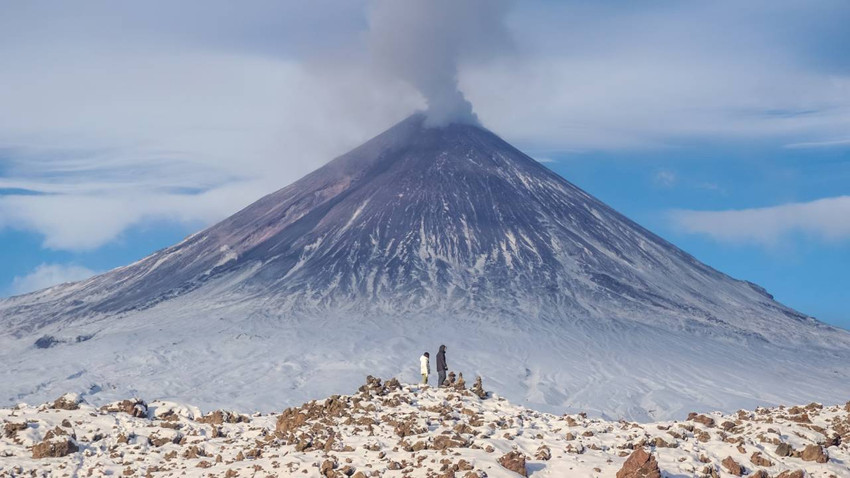 8.8'lik deprem sonrası yanardağ da patladı: Birçok ülkede tsunami alarmı