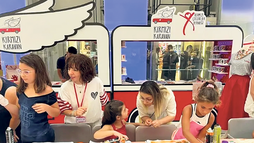 Kırmızı Karavan yola çıktı