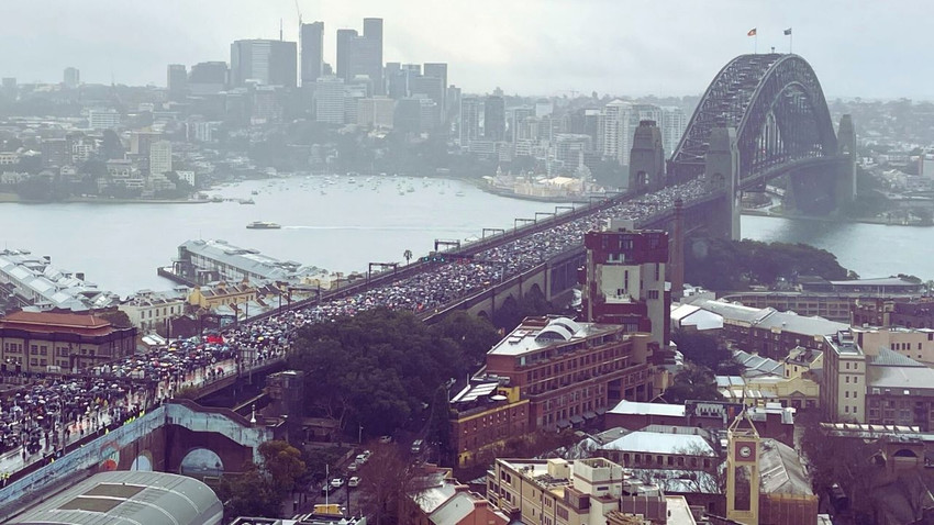 Sidney’de on binlerce kişi Gazze için yürüdü