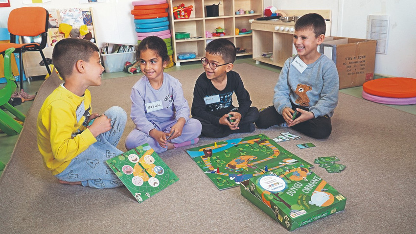 Oynaya Oynaya projesinde çocuklar Diyarbakır ve Adıyaman’da küçük gruplar oluşturarak oyunlara katılıyor