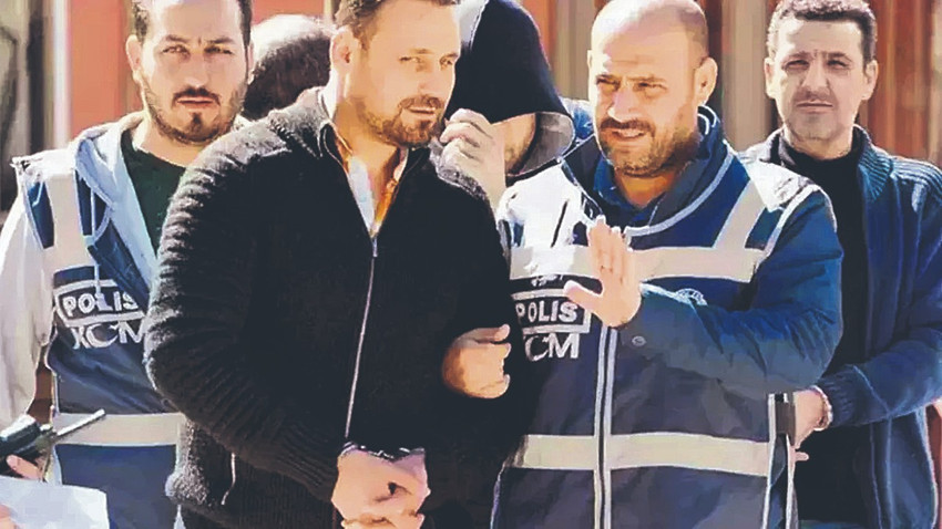 Yakalananlardan Ziya Kadiroğlu benzer suçlardan hüküm giymişti