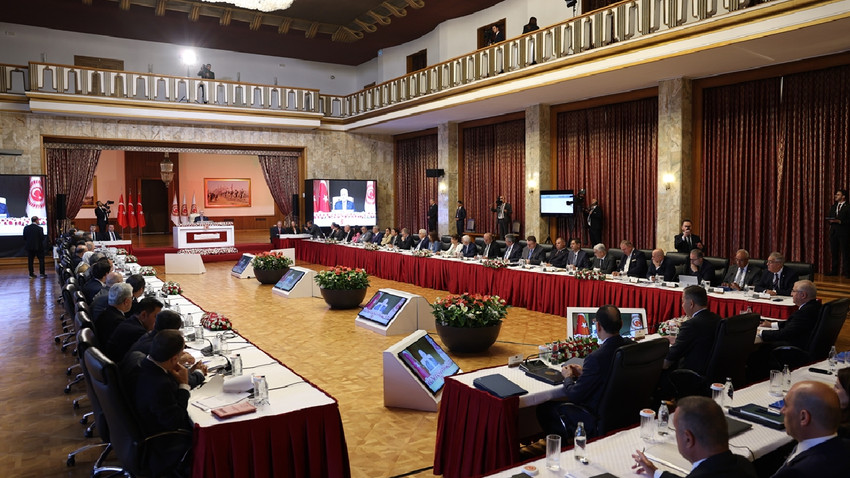 İkinci komisyon toplantısında gizlilik kararı: Tutanaklar 10 yıl boyunca açıklanmayacak