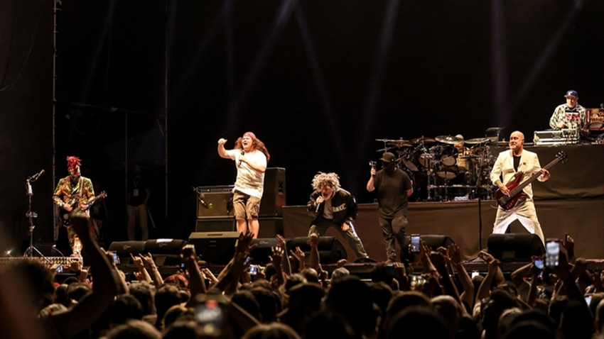 Limp Bizkit 14 yıl sonra İstanbul'da konser verdi