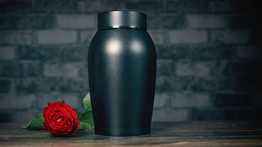 Ölüleri suda eriterek ailelerine kargoluyorlar: 4.500 dolara 'yeşil cenaze'