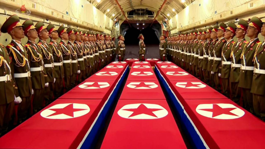 Devlet medyası görüntüyü yayınladı: Kuzey Kore'ye ölü asker getiren Rus uçağı