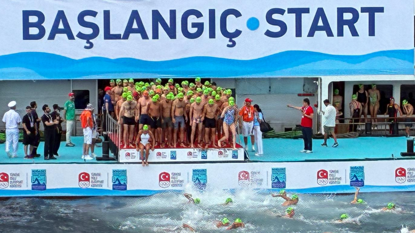 İstanbul'da 37. kez kıtalararası kulaç atıldı: Olimpiyat hedefi olan da vardı, hobi olarak gelen de...