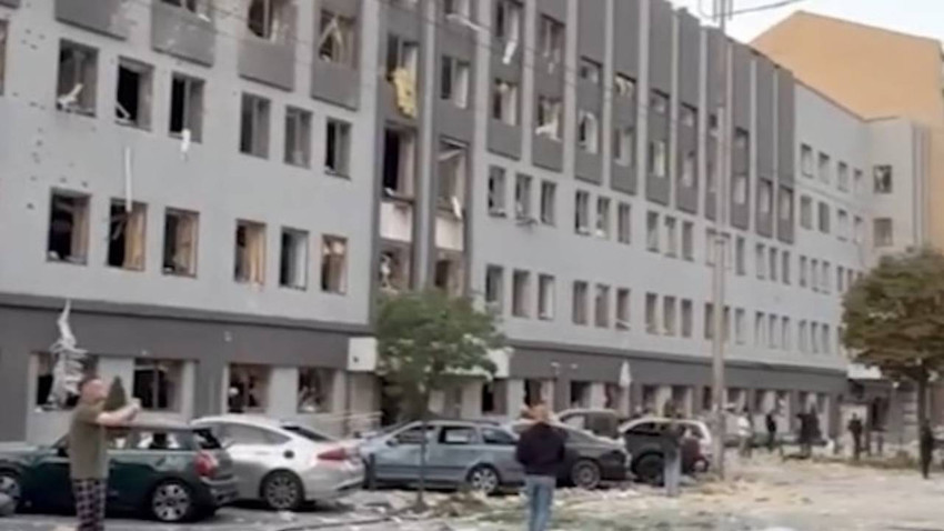 Rusya Kiev'de AB ve İngiltere'ye ait binaları vurdu