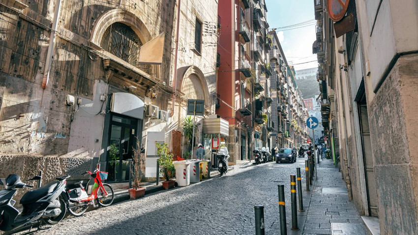 Napoli'de yerli halkın evleri nasıl Airbnb kurbanı oldu?