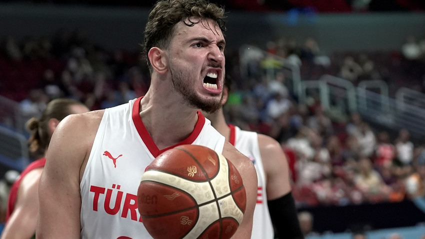 Portekiz'e 41 sayı fark attı: EuroBasket 2025'te 3'te 3 yapan Türkiye son 16'yı garantiledi