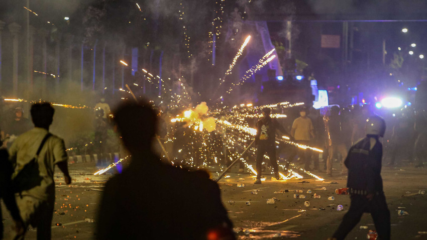 Endonezya'da yüksek maaş protestoları: 5 bakan görevden alındı